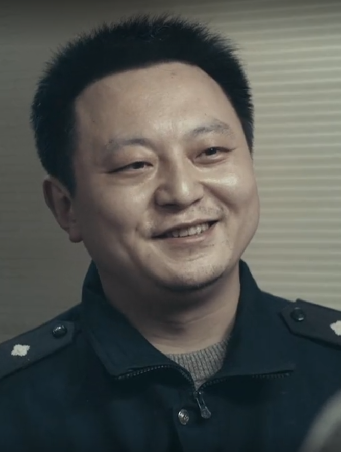 全能囧爸派出所警察